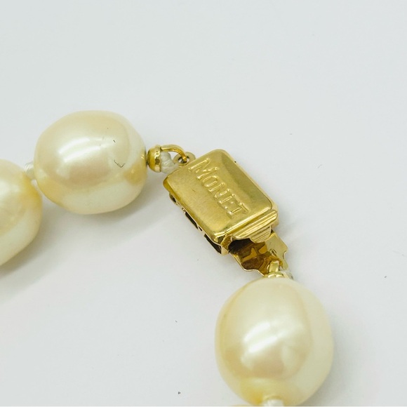Monet Vintage Pearl Bracelet - Picture 3 of 3